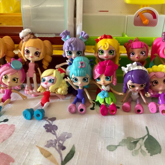 RARE Lot 12 Shopkins Shoppies Minis Dolls 2 Glitter Bows+Bakery Fruit Veg Stands - Picture 2 of 5